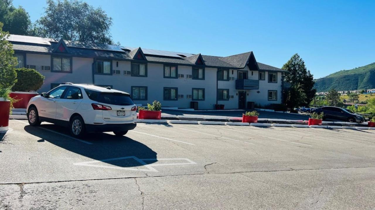 Adventure Inn - Glenwood Springs Exterior photo