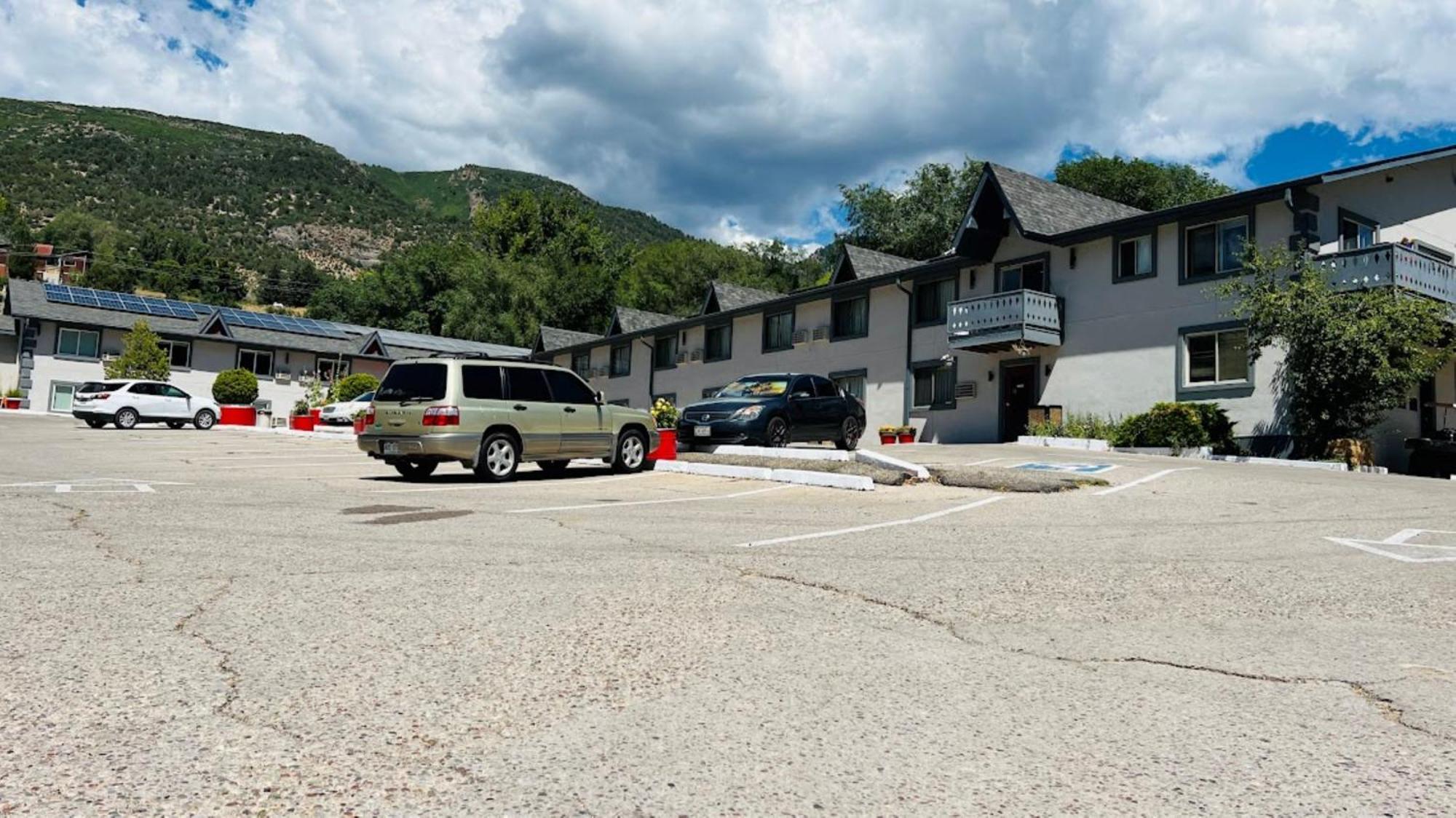 Adventure Inn - Glenwood Springs Exterior photo